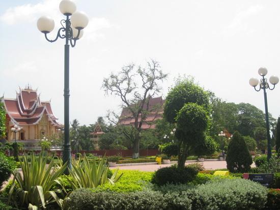 Lao national monumnet (1).jpg
